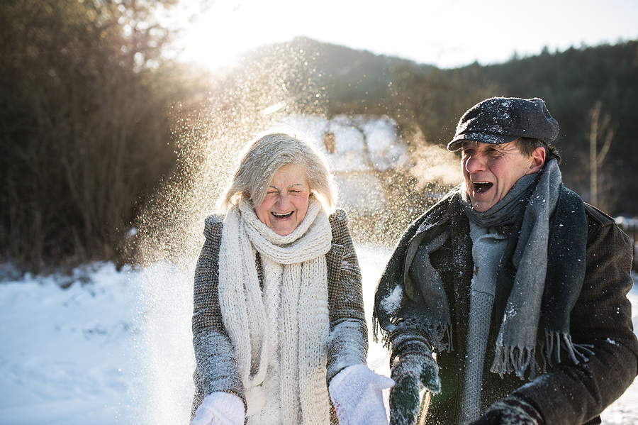 Explore indoor and outdoor winter activities for seniors to stay active and engaged all season long!